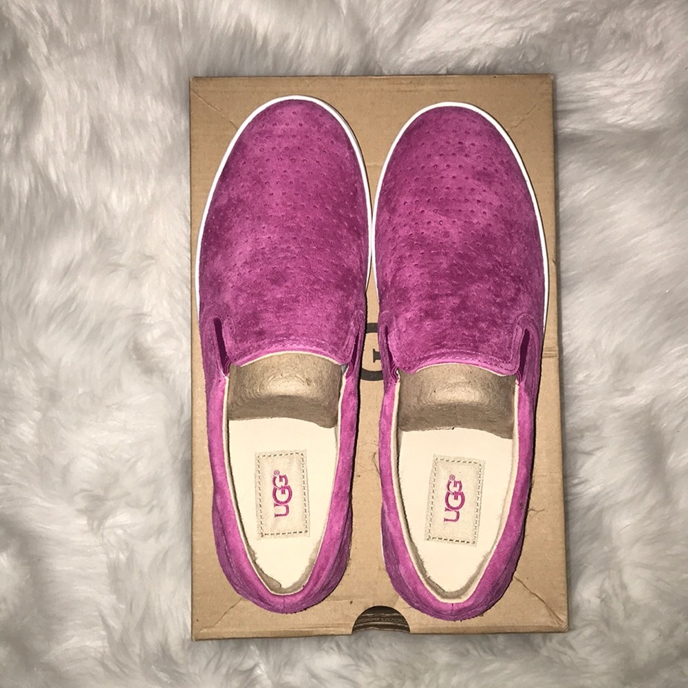 BRAND NEW SLIP ON UGGS